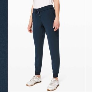lululemon athletica On The Fly Jogger - True Navy 28"
